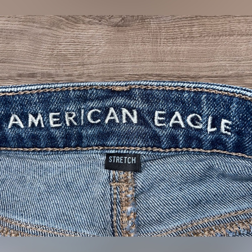 American Eagle Denim Mom Distressed Jean Cuffed Shorts Size 0 - Picture 3 of 6